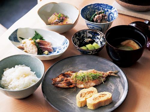 Người Nhật luôn trẻ hơn tuổi thật, sống thọ nhất thế giới nhờ áp dụng nguyên tắc “7 món ăn và 5 thói quen” đơn giản này